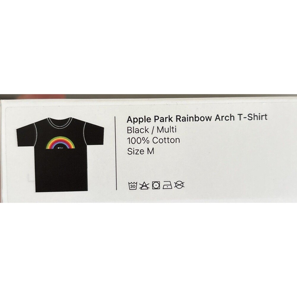 Apple Park Visitor Center Rainbow Arch T-Shirt Size Medium NIB Rare Cupertin